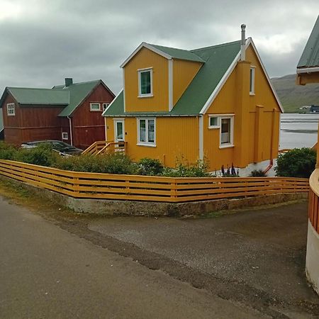 Вілла Det Lille Gule Hus Trongisvagur Екстер'єр фото